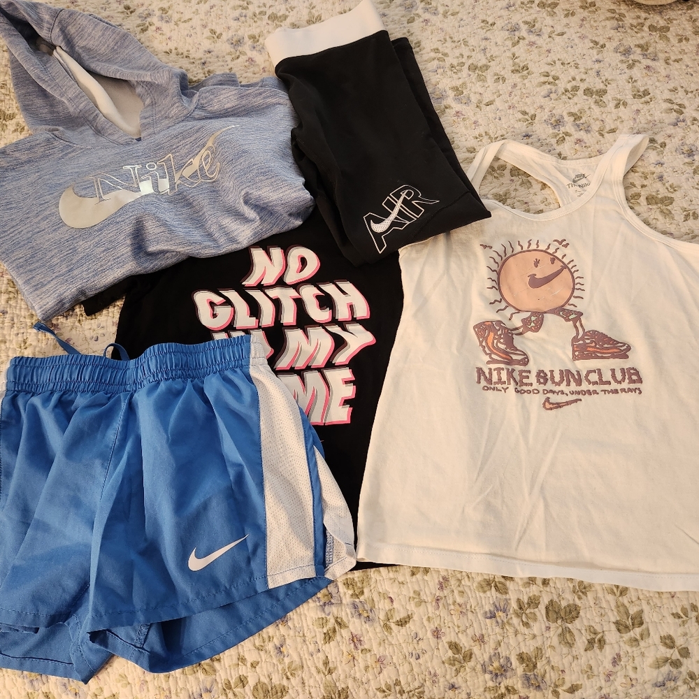 Nike Girls Clothing Bundle size Small/Medium